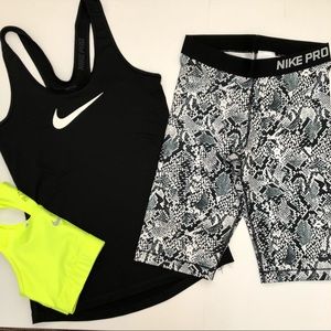 Nike S/M bundle- crops and tank